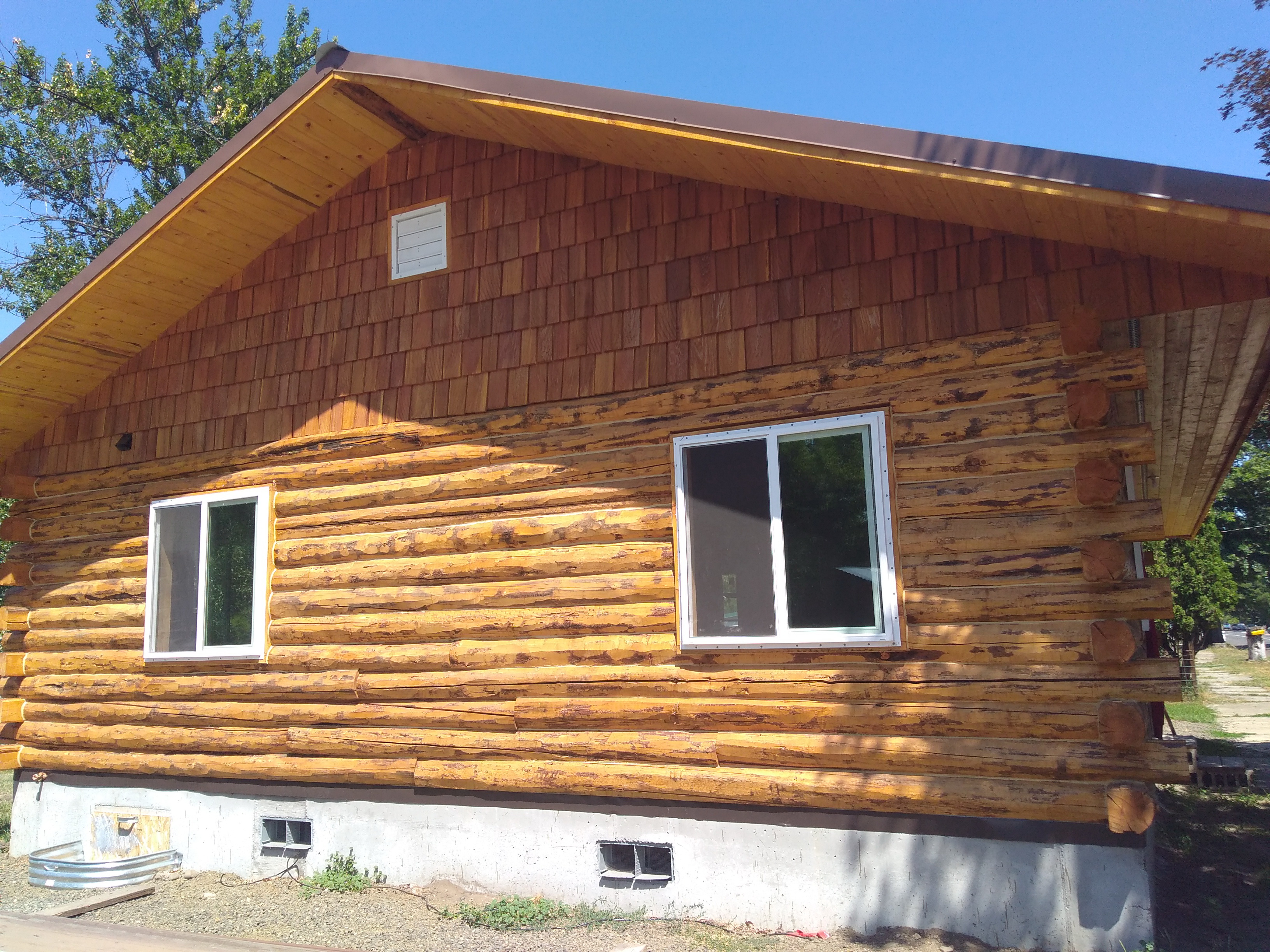 Wholesale Logs of America - 24'x28' Getaway Cabin Package